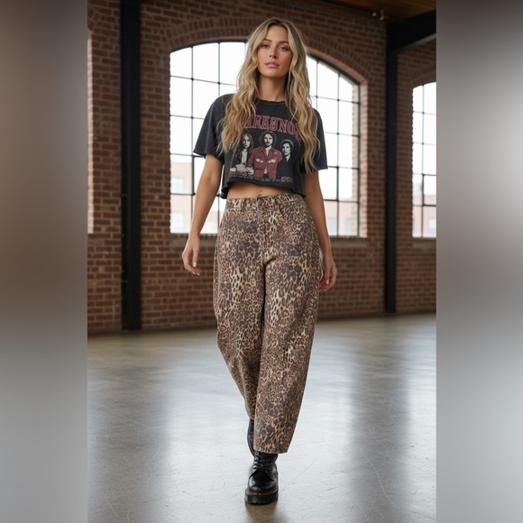 NWT Cello Leopard Cheetah Animal Print Horseshoe Barrel Relaxed Fit Jeans Denim - Picture 8 of 9